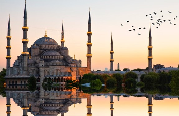 Mesquita Azul em Istambul durante o pôr-do-sol.